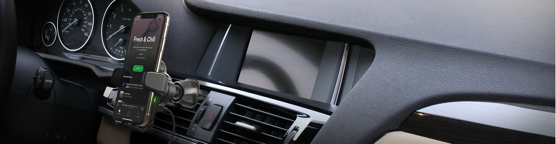 autosense_cd-vent_feature-image00 Auto Sense car mount installed in vehicle air vent, wireless charging phone mount