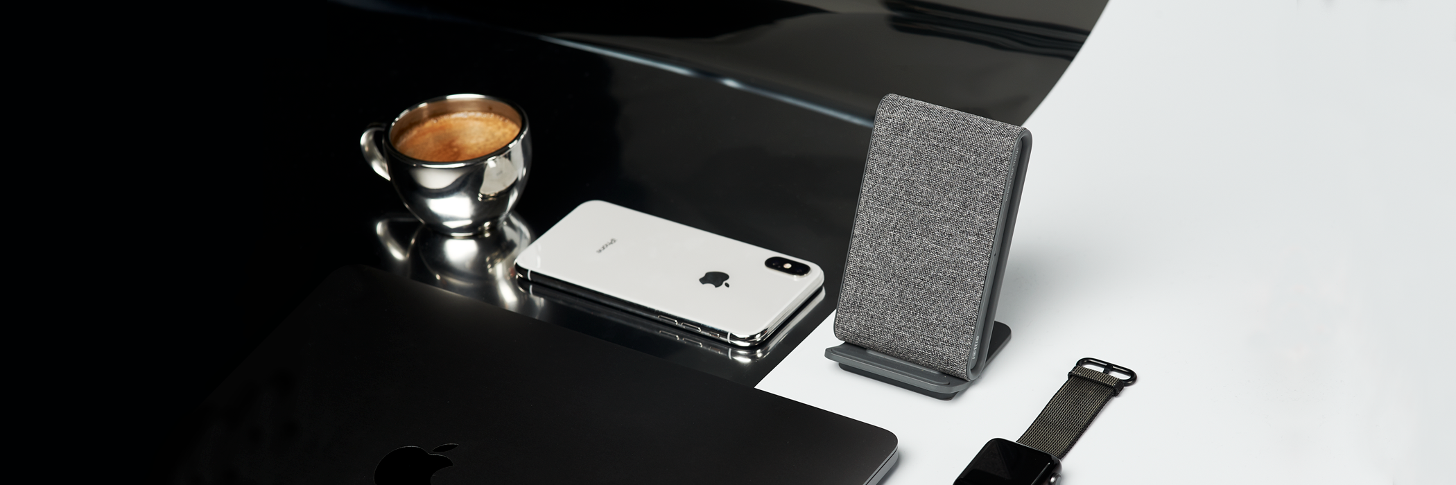iottie.comionw_stand_detail_lifestyle iON Wireless Stand in Home Office