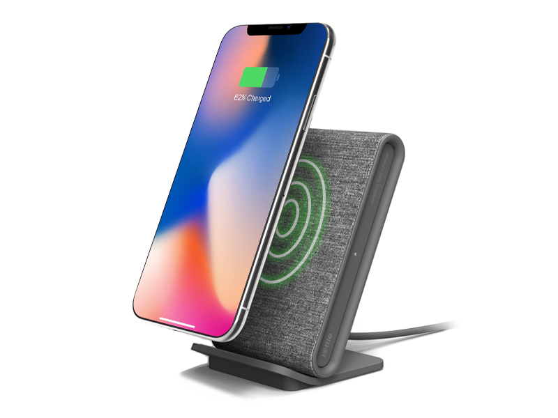 iON Charging Stand Wirelessly Fast-Charging Phone